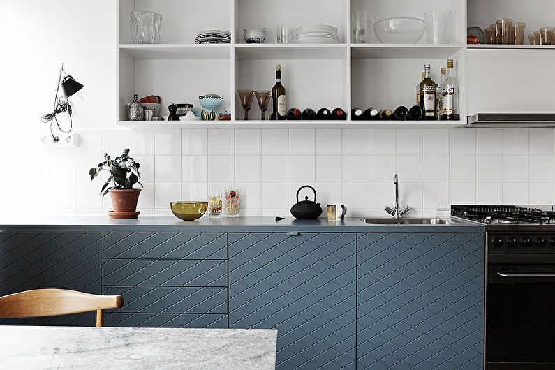 Сине-белая кухня в скандинавском стиле - дизайн интерьера