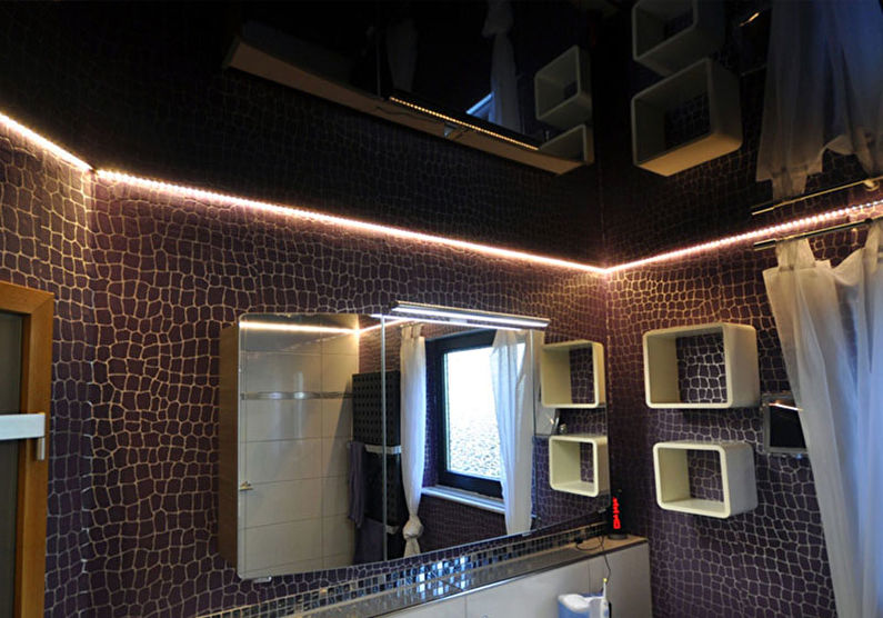 Черный натяжной потолок в ванной комнате - фото