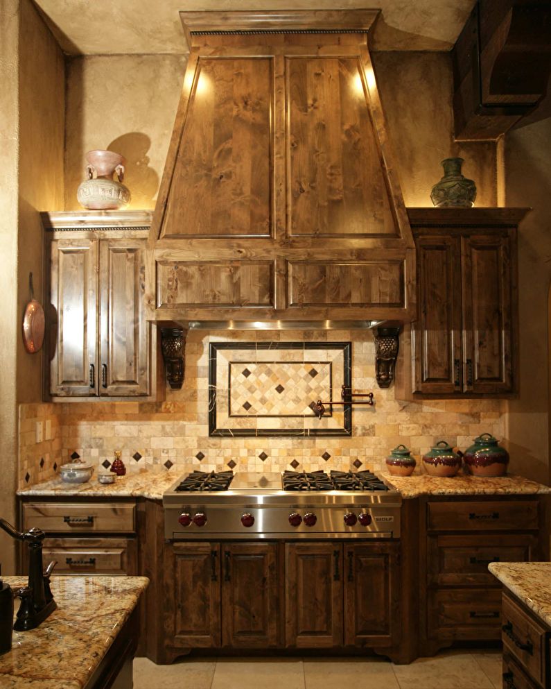 Интерьер маленькой кухни в итальянском стиле, Декор