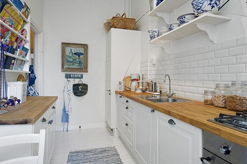Узкая кухня в скандинавском стиле - Дизайн интерьера