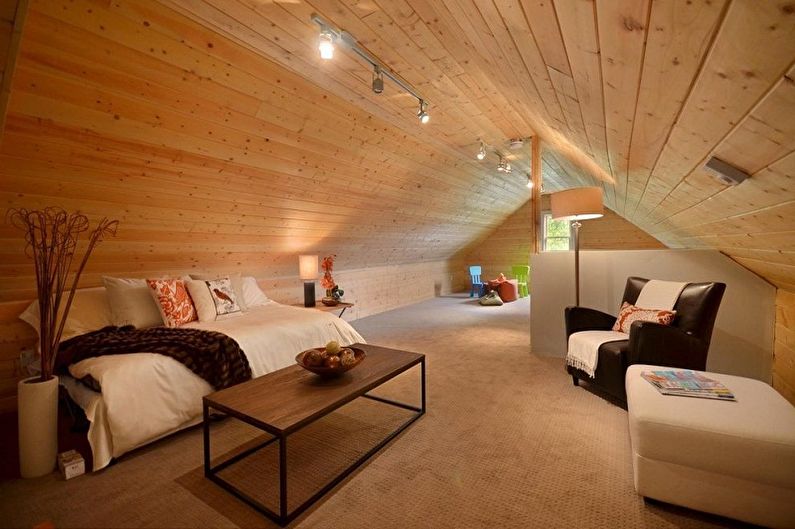 Дизайн спальни на мансарде - Отделка потолка
