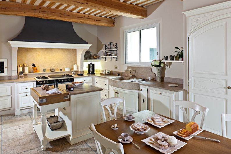 Дизайн белой кухни в стиле прованс