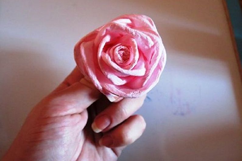 Цветы из салфеток своими руками - Нежный розовый цветок