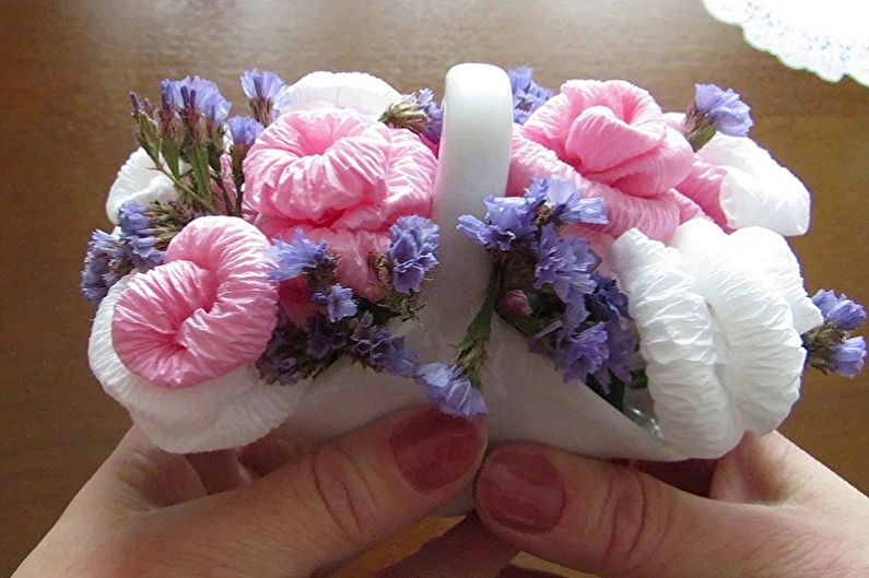 Цветы из салфеток своими руками - фото