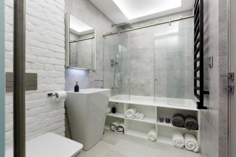 Белая ванная в стиле лофт - Дизайн интерьера