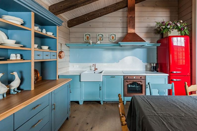 Дизайн кухни в синих цветах - Отделка потолка