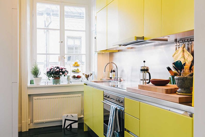Маленькая кухня в желтых тонах - дизайн интерьера