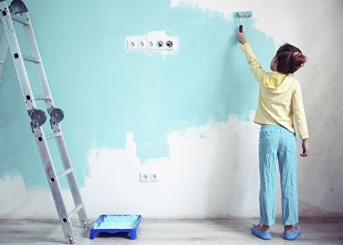 Водоэмульсионная краска для стен и потолков: особенности, как выбрать, как наносить