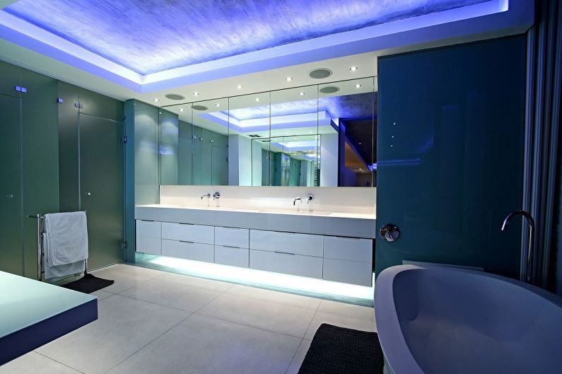 Дизайн синей ванной комнаты - Отделка потолка