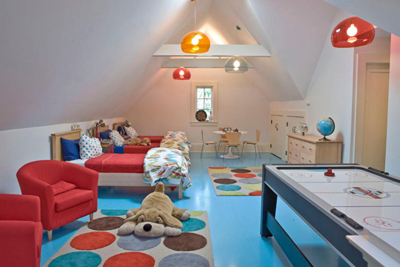 Дизайн интерьера детской комнаты на мансарде - фото