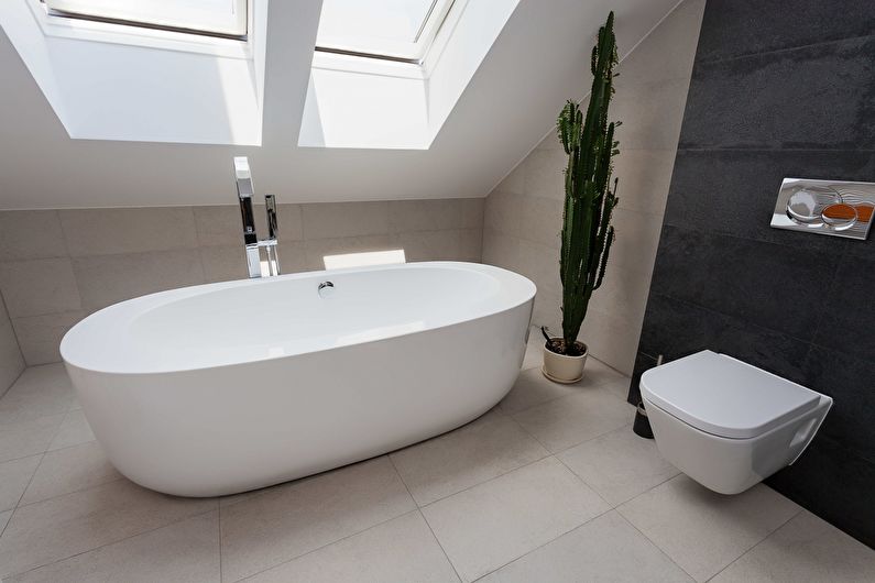Дизайн интерьера ванной комнаты на мансарде - фото