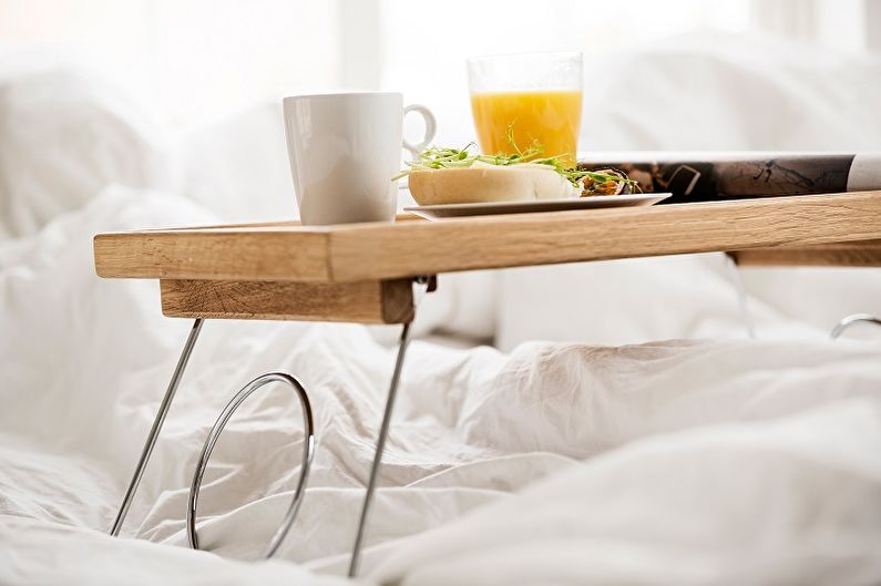 Столики для завтрака в постель - фото