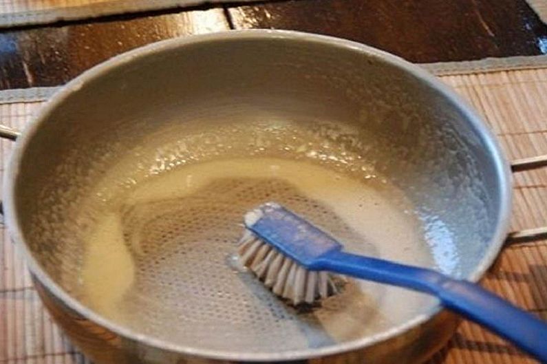 Как очистить от нагара алюминиевую сковороду - Соль и уксус
