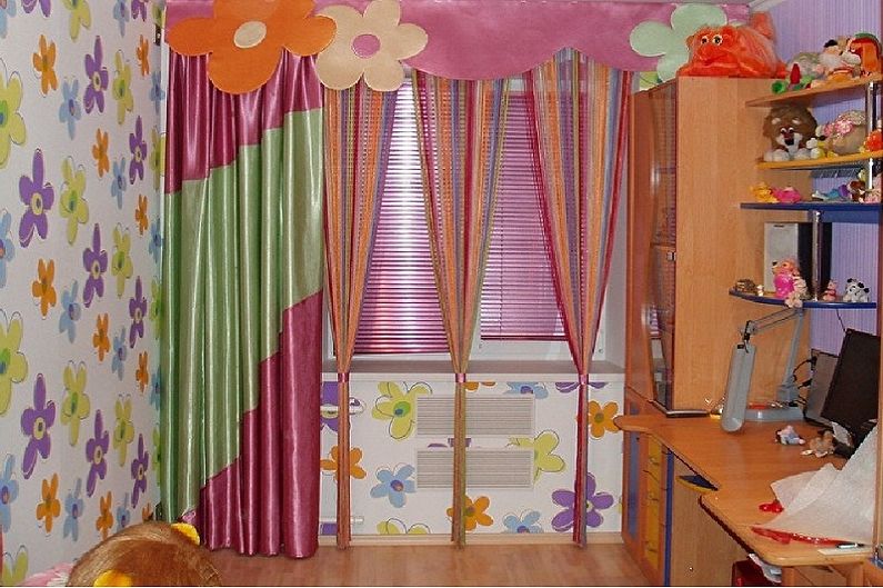 Нитяные шторы в интерьере детской комнаты