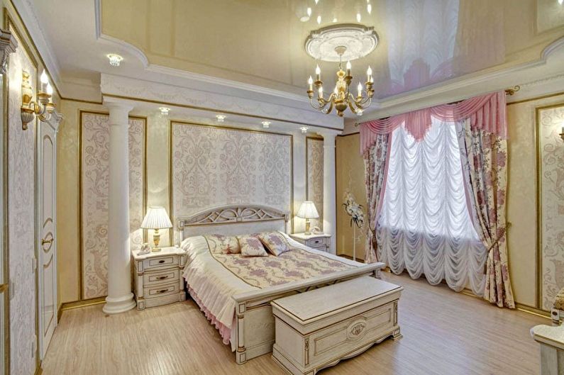 Французские шторы в интерьере спальни