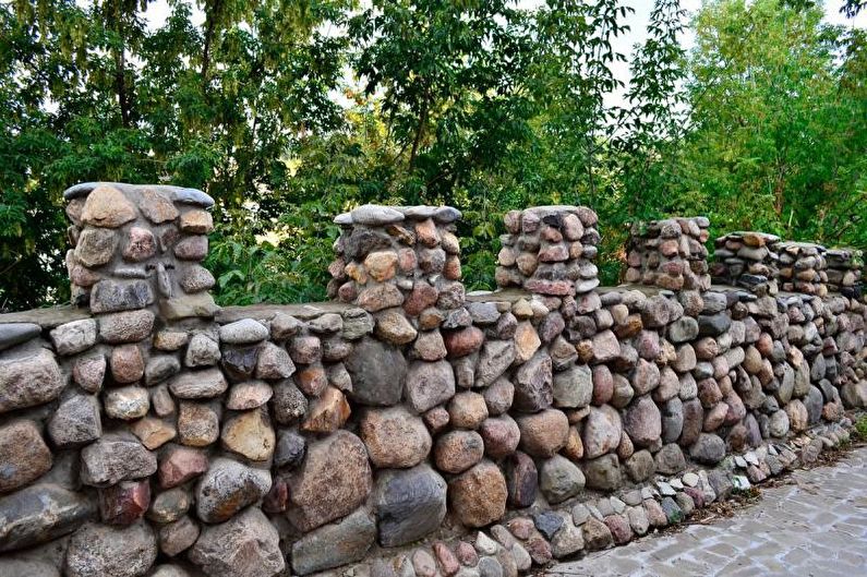 Каменный забор для частного дома - фото