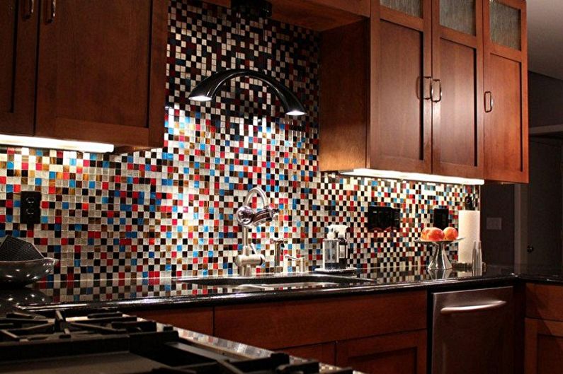 Фартух для кухні з мозаїки.
