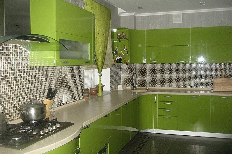 Дизайн бело-зеленой кухни - Отделка стен